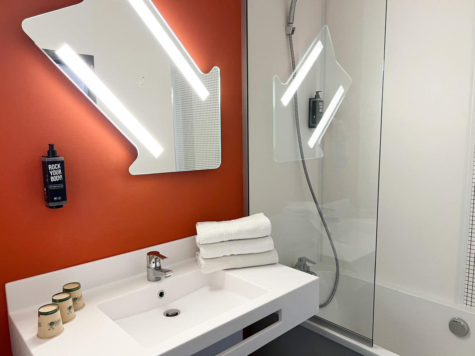 Ibis Budget Saint Christol Les Ales Екстер'єр фото