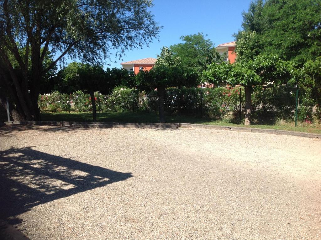 Ibis Budget Saint Christol Les Ales Екстер'єр фото