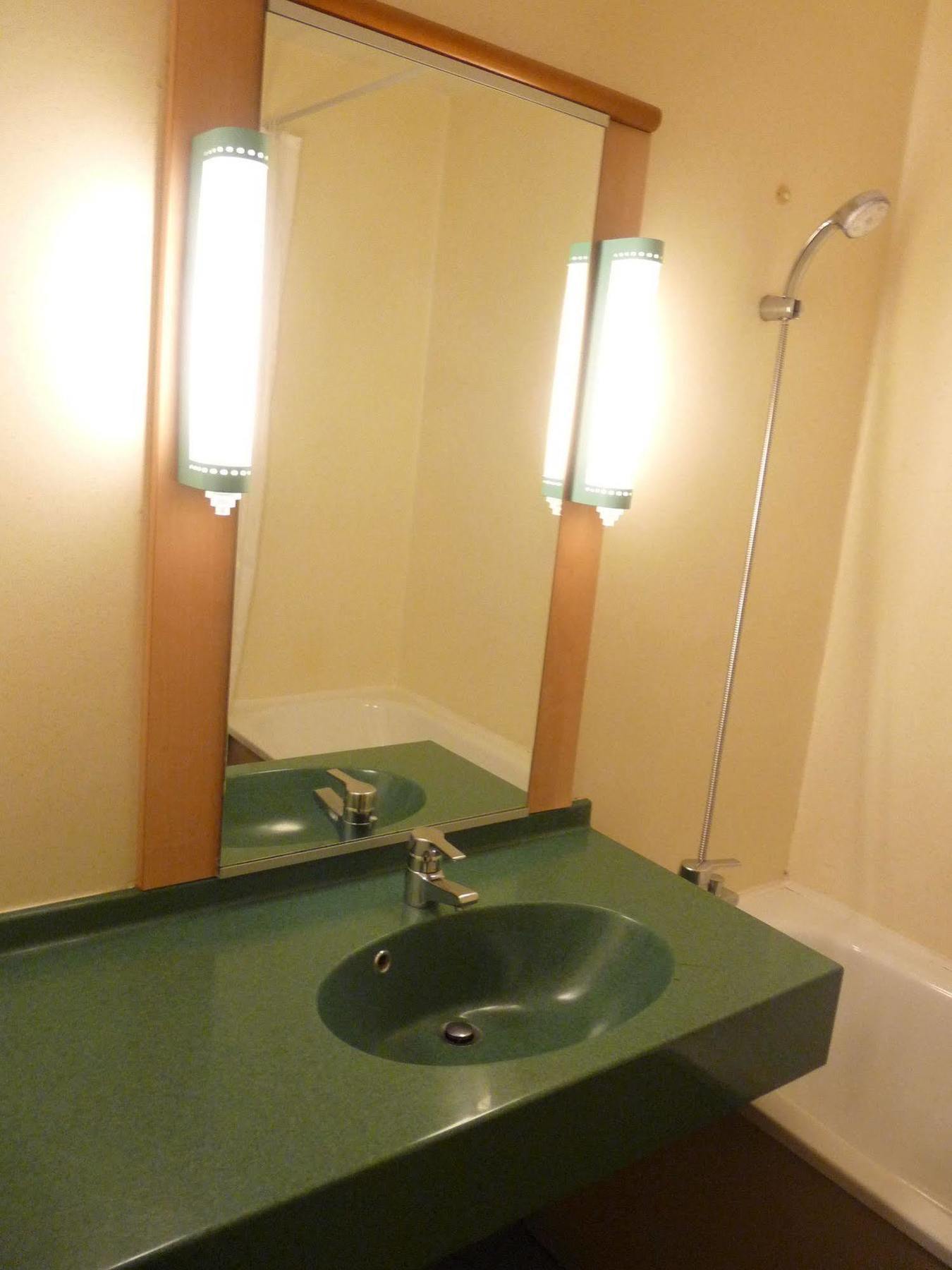 Ibis Budget Saint Christol Les Ales Екстер'єр фото